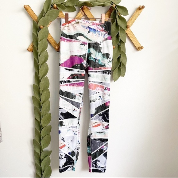 Lululemon High Times Pigment Wave Rare Print